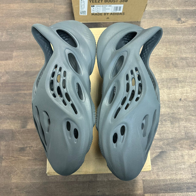 Carbon Yeezy Foam RNNR (USED)