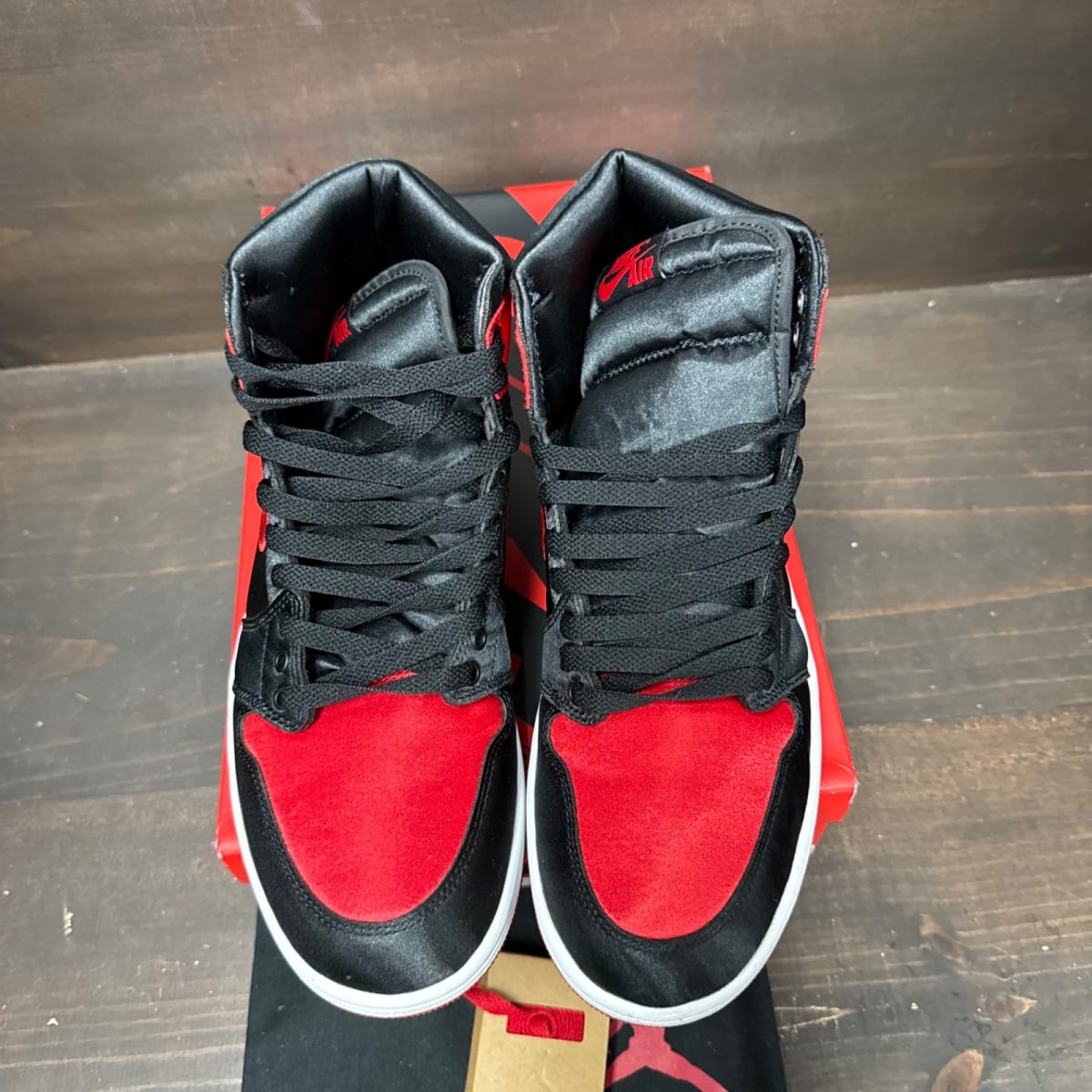 Jordan 1 Retro High OG Satin Bred (Women's) Size 11W (Pre-Owned) - back