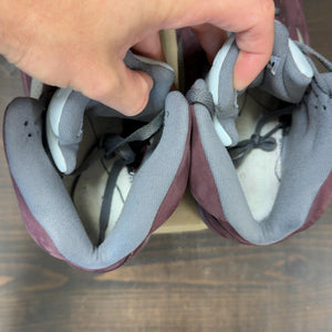 Jordan 5 Retro Burgundy (2023) Size 10 (Pre-Owned) - aux