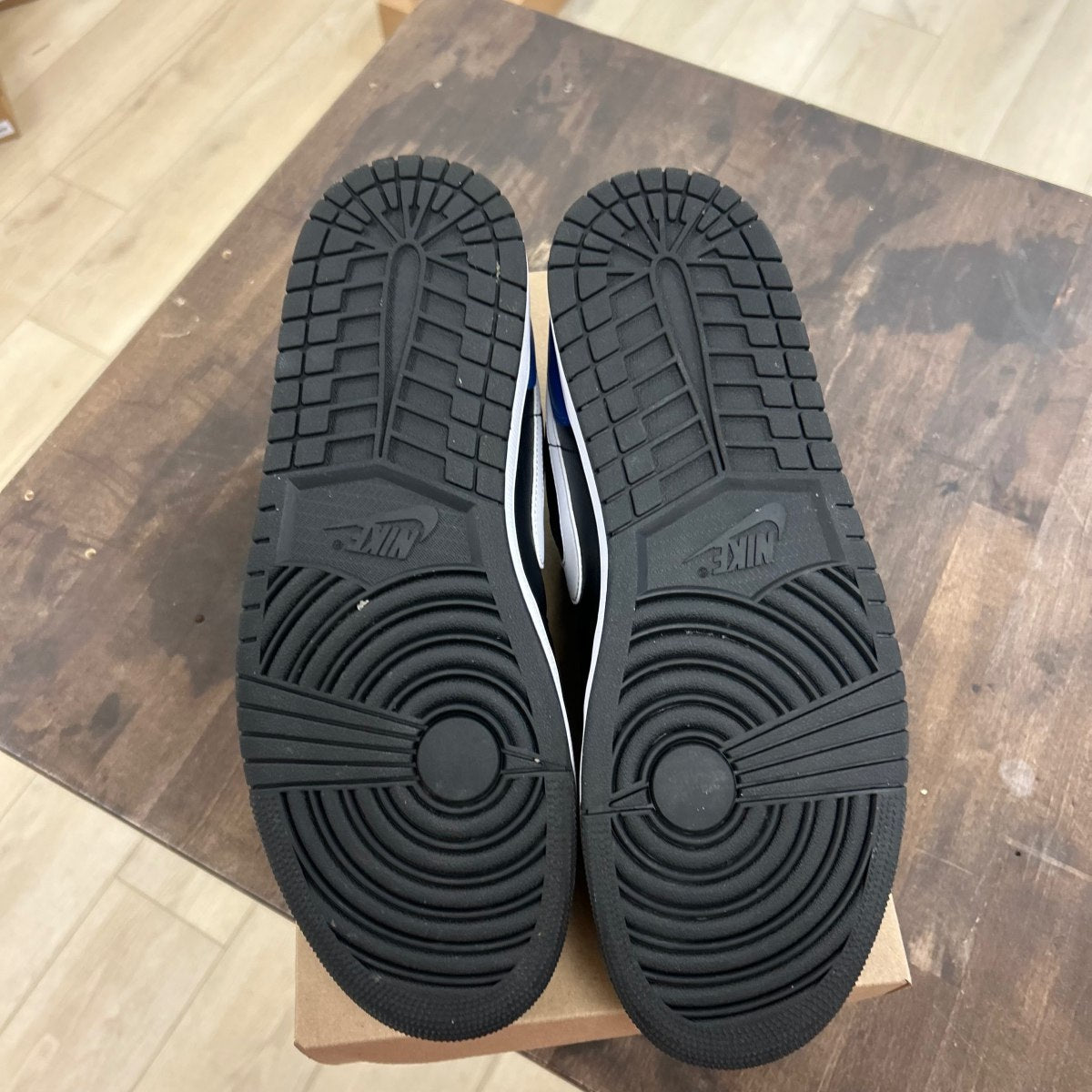 Jordan 1 Low Black Royal Toe Size 12 (Pre-Owned) - Image 5