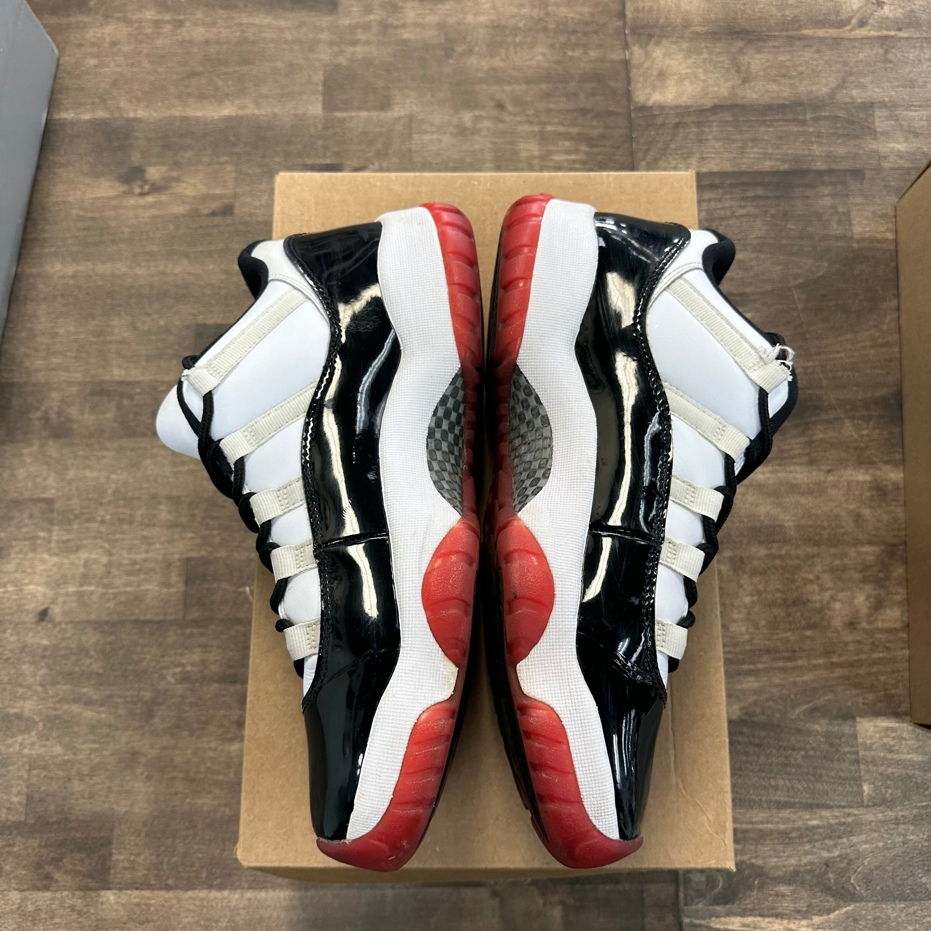 Jordan 11 Retro Low Concord Bred (US 9) (USED, No Box) Size 9 (Pre-Owned) - Image 3