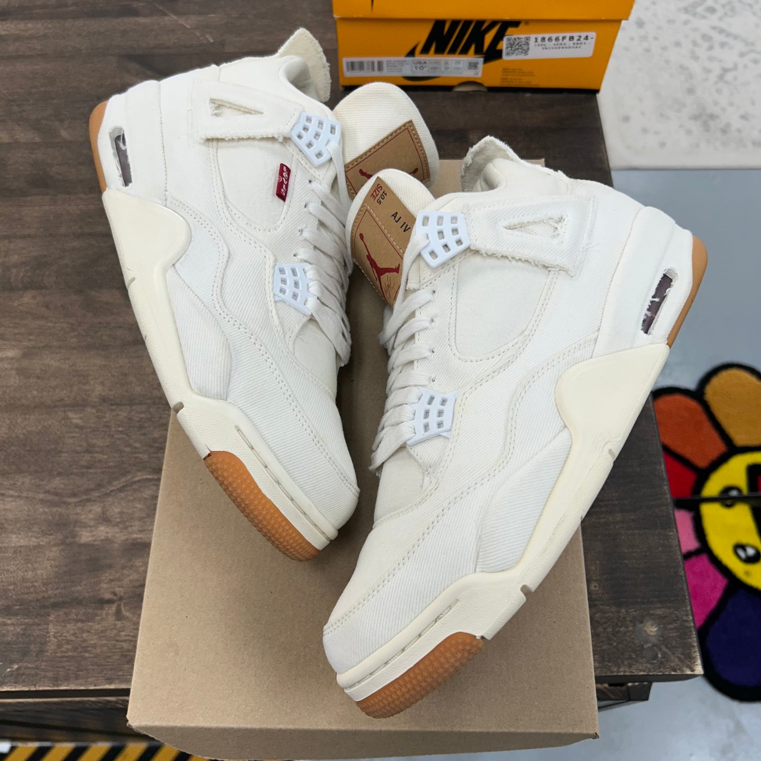 Levi Jordan 4 White Levi Tag (USED,No Box)