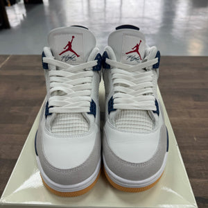 Jordan 4 Retro SB Navy Size 10 (Pre-Owned)