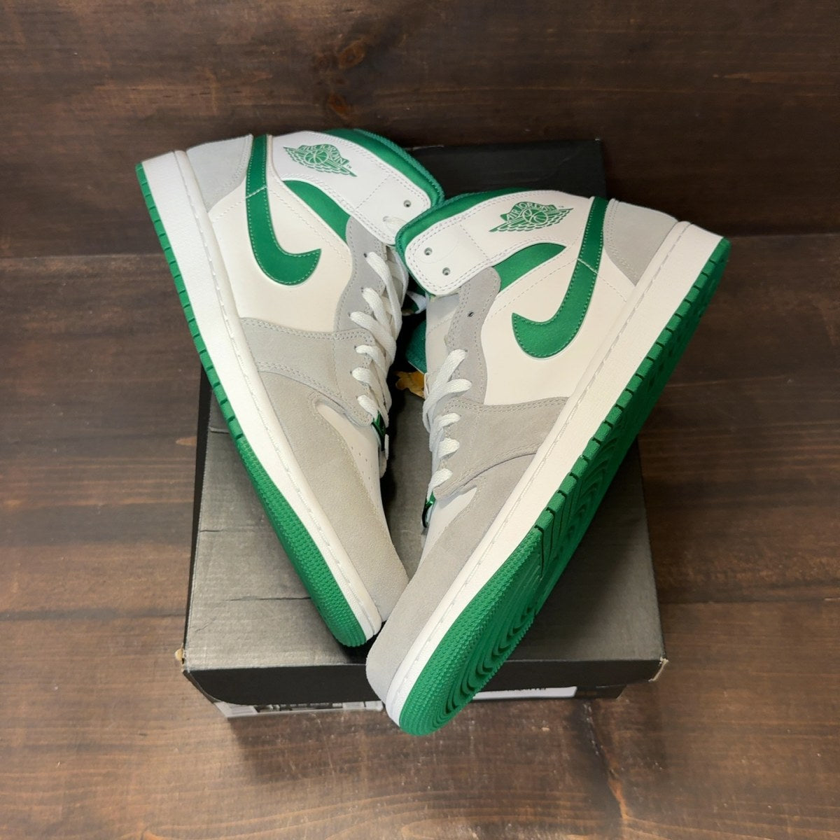Jordan 1 Mid SE Grey Green - Image 2