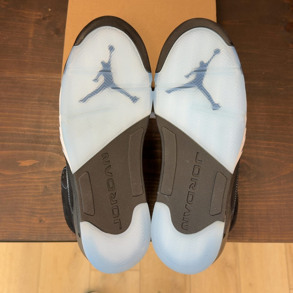 Jordan 5 Retro Black University Blue (2026) Size 13 - aux
