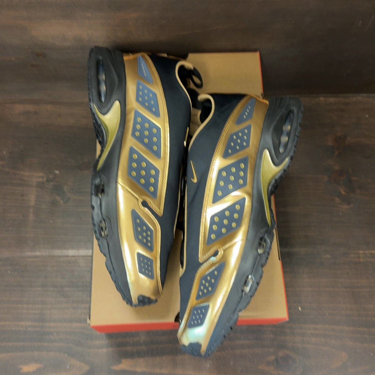 Nike Air Max Sunder Black Dark Smoke Grey Metallic Gold (Women's) - Image 2