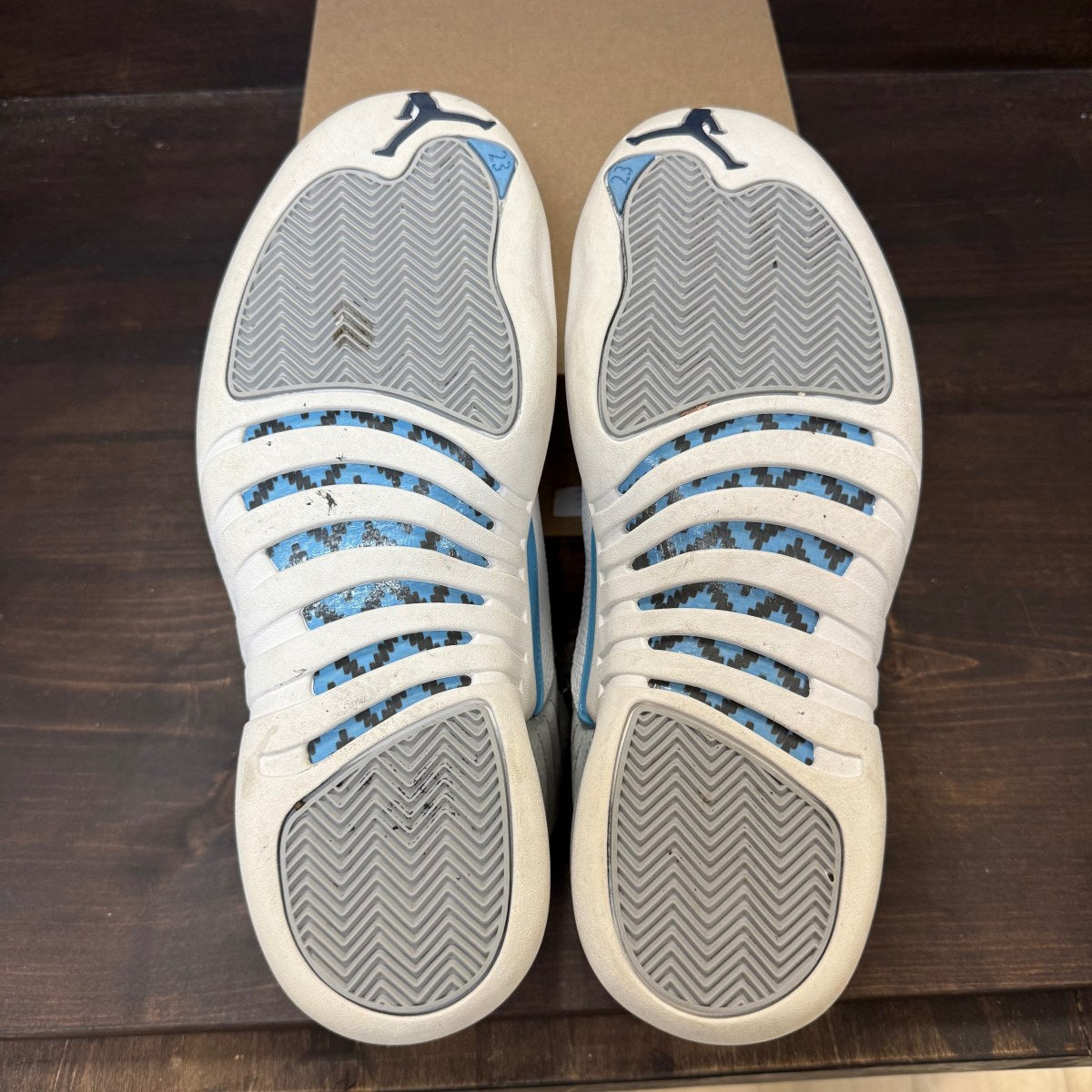 Jordan 12 Retro Grey University Blue Size 11 (Pre-Owned) - Image 5