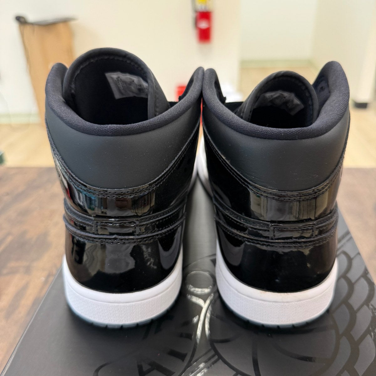 Jordan 1 Mid SE Space Jam - Image 3