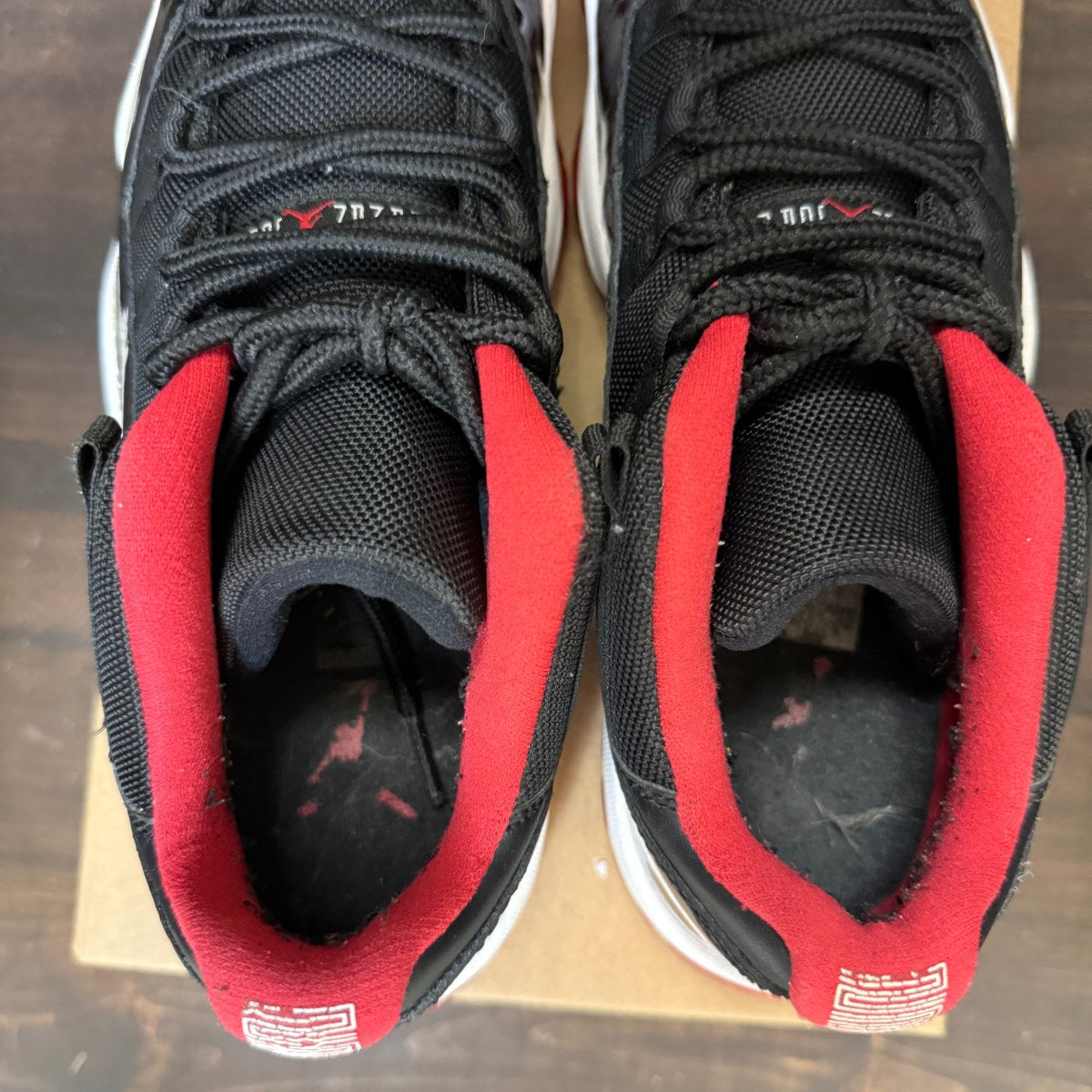 Jordan 11 Retro Low Bred (2015) Size 9 (Pre-Owned) - Image 4