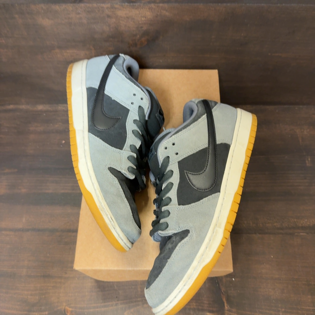 Nike SB Dunk Low Dark Smoke Grey Size 12 (Pre-Owned) - Image 2