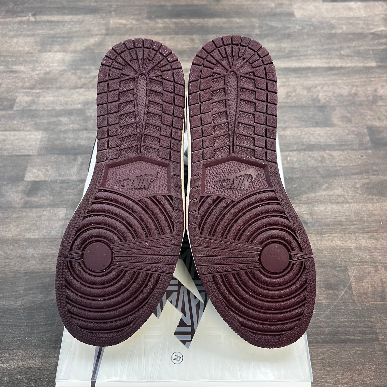 A Ma Maniere Jordan 1 High (USED)