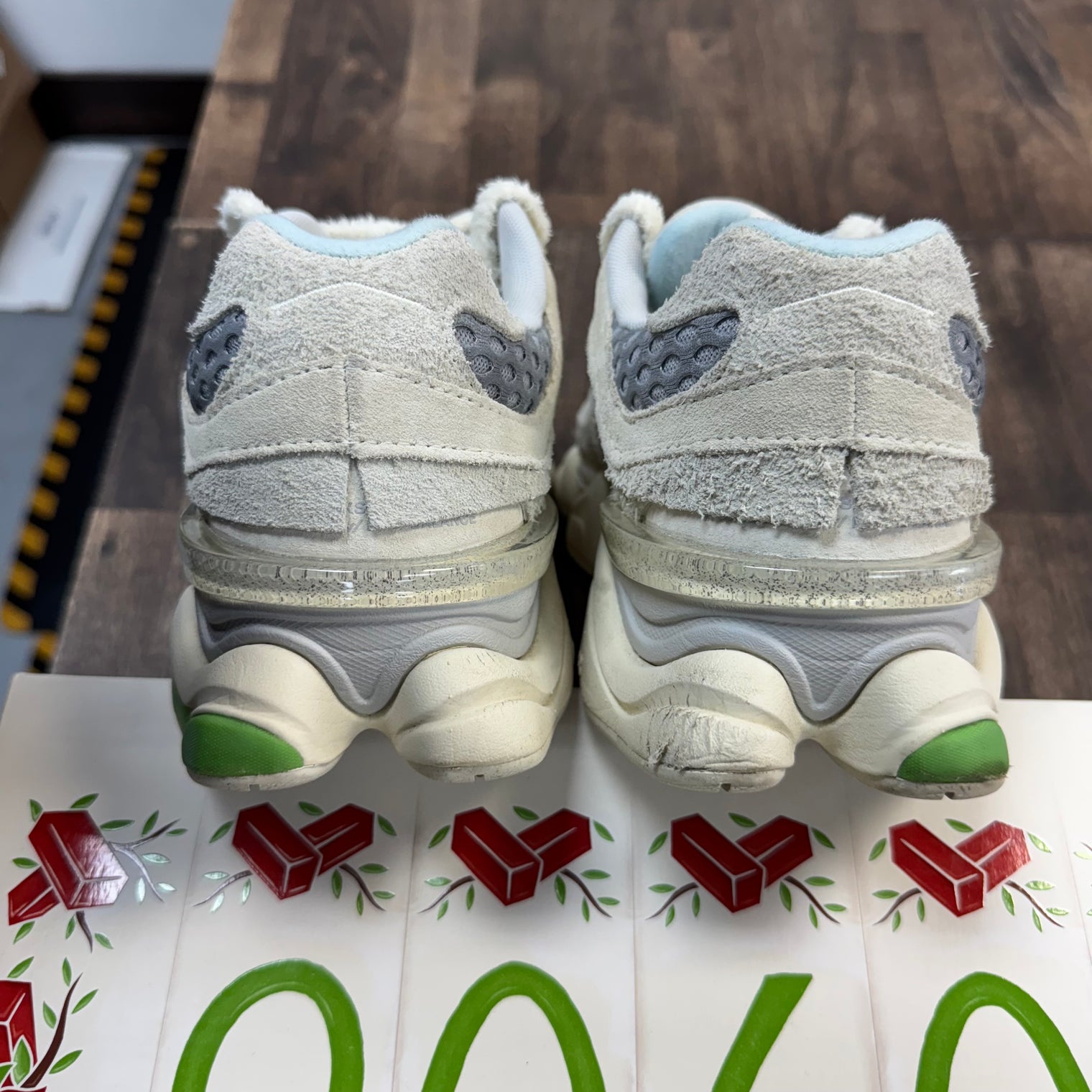 Bricks & Wood New Balance 9060 (USED)