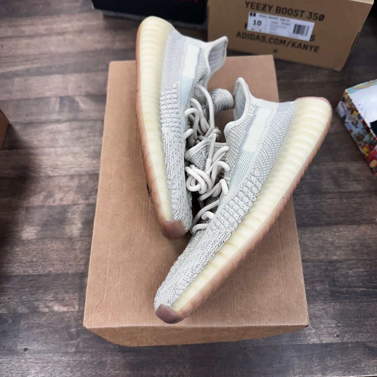 Citrin Yeezy 350 (USED,No Box)