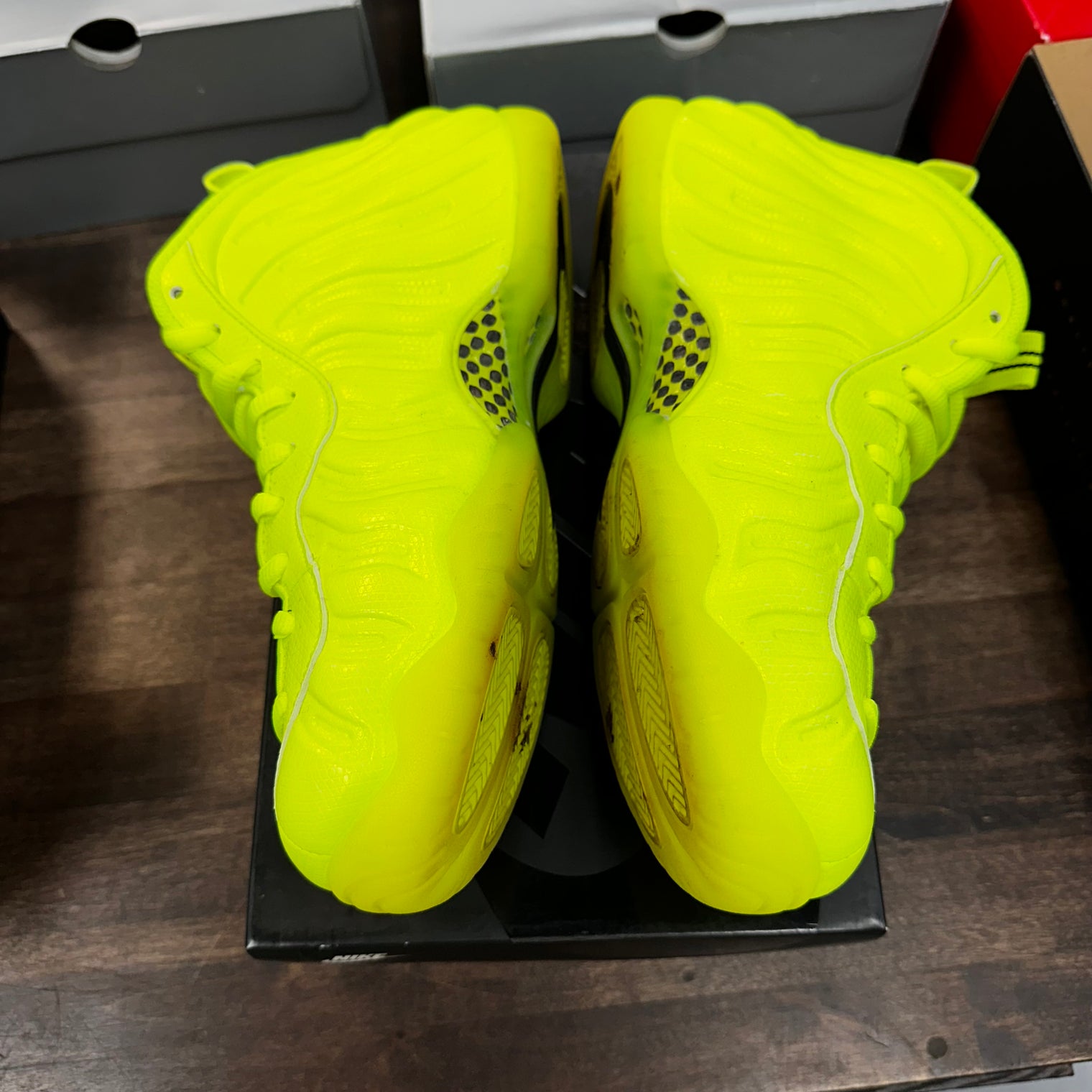 Volt Foamposite One (USED)