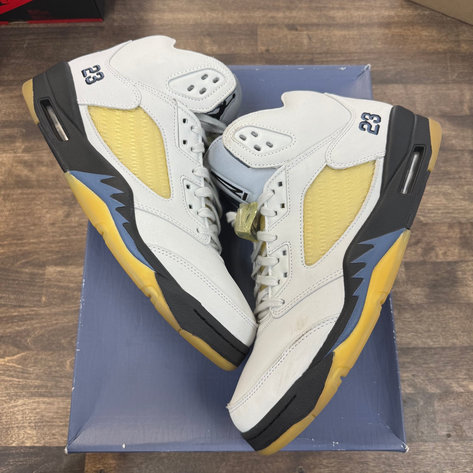 (W) Dawn A Ma Maniere Jordan 5 (USED)