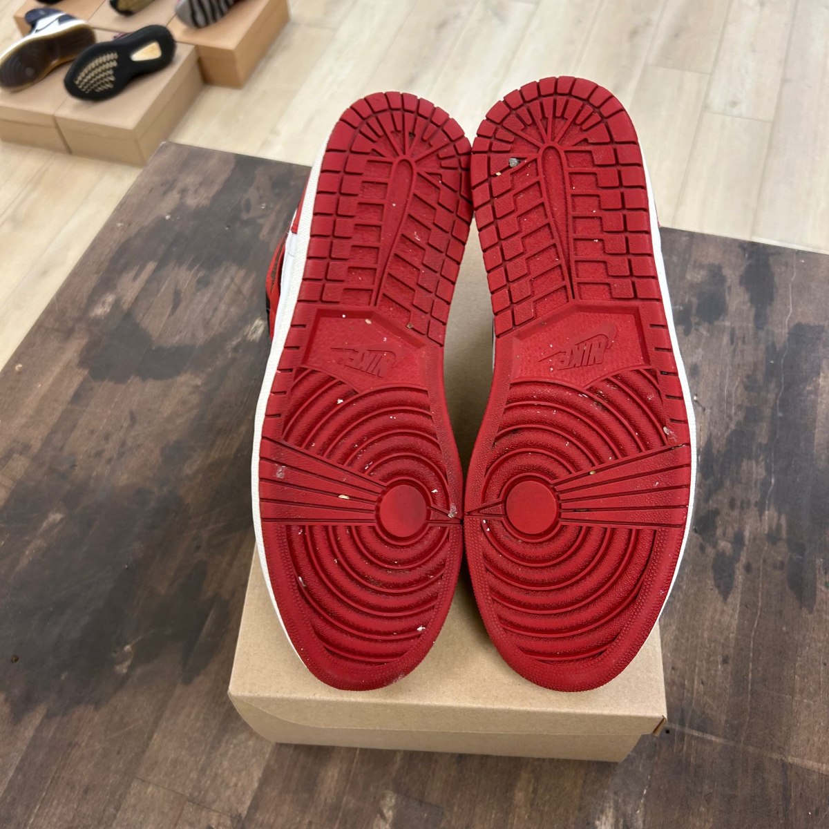 Jordan 1 Retro Black Toe (2016) Size 11 (Pre-Owned) - Image 5