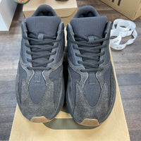 Utility Black Yeezy 700 (USED)