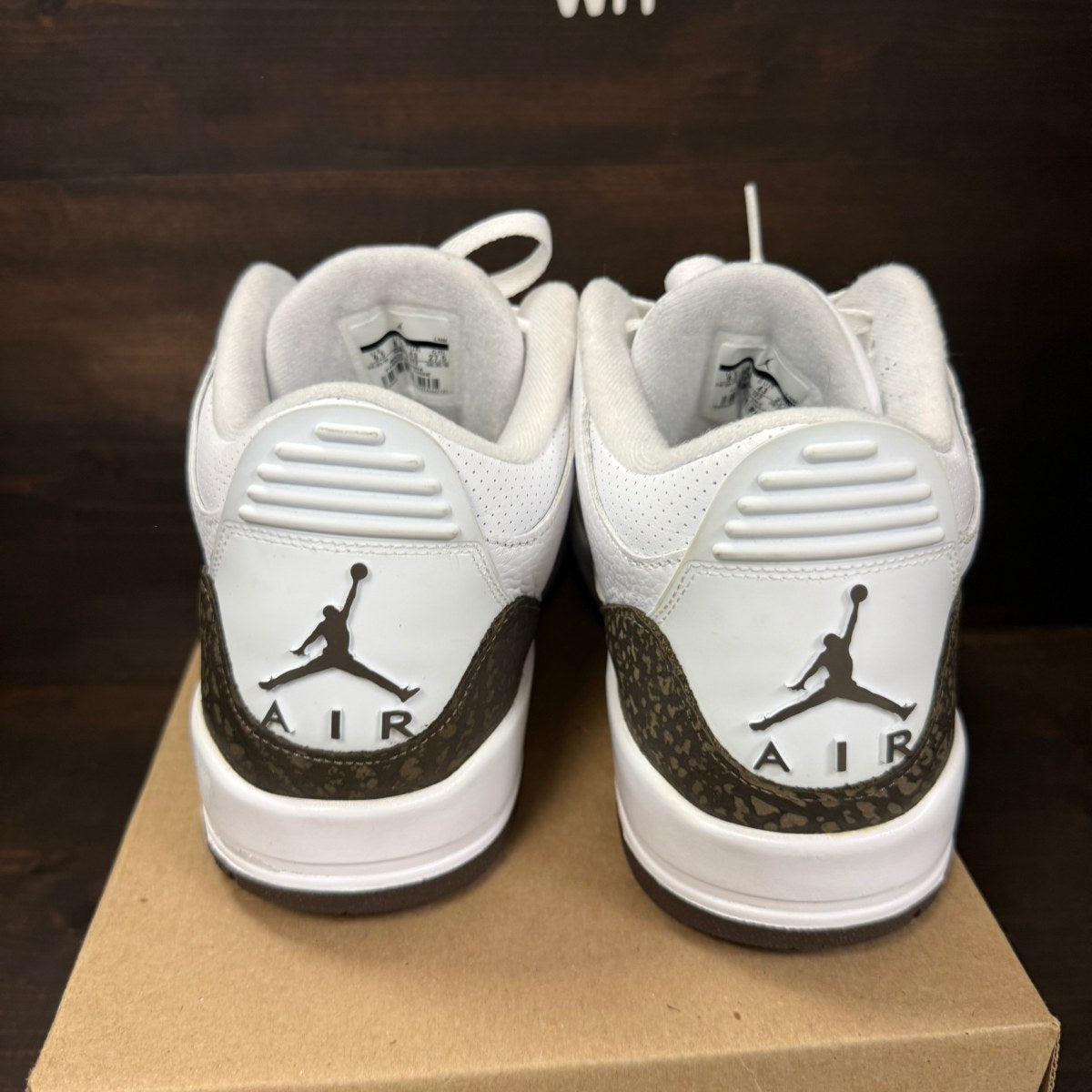 Jordan 3 Retro Mocha (2018) Size 9.5 (Pre-Owned) - Image 4