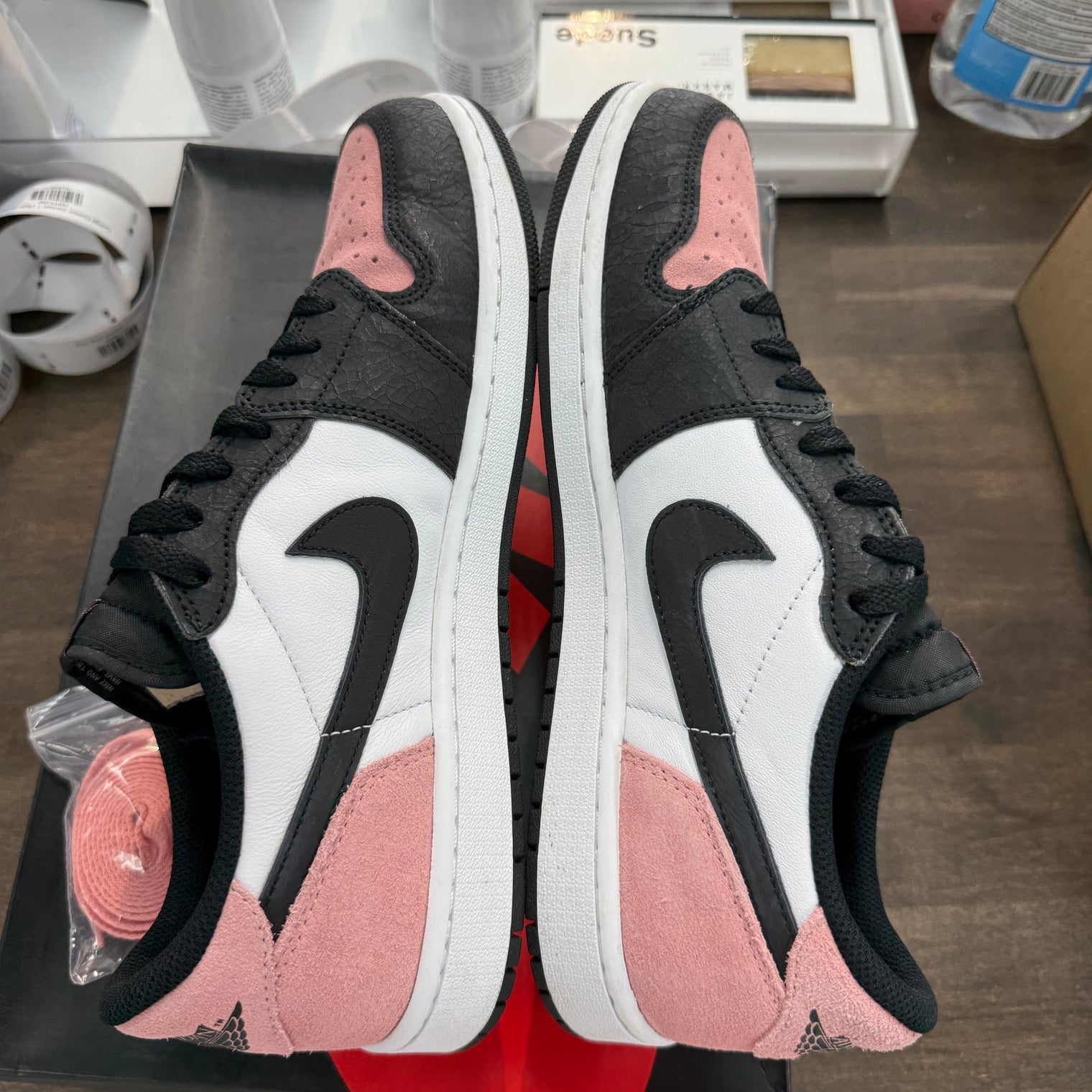 Bleached Coral Jordan 1 OG (USED)