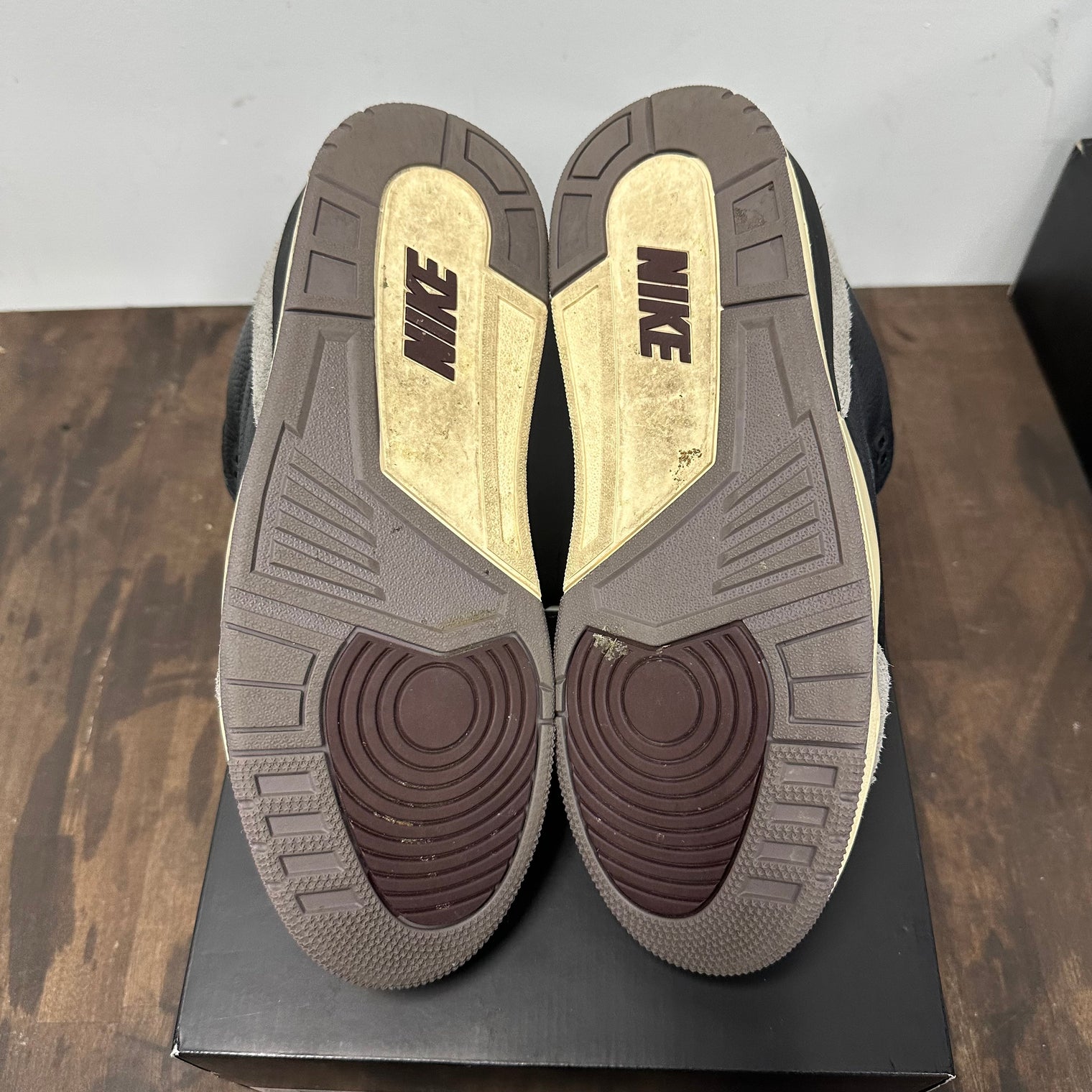 A Ma Maniere Sleeping Jordan 3 Retro (W) (USED)