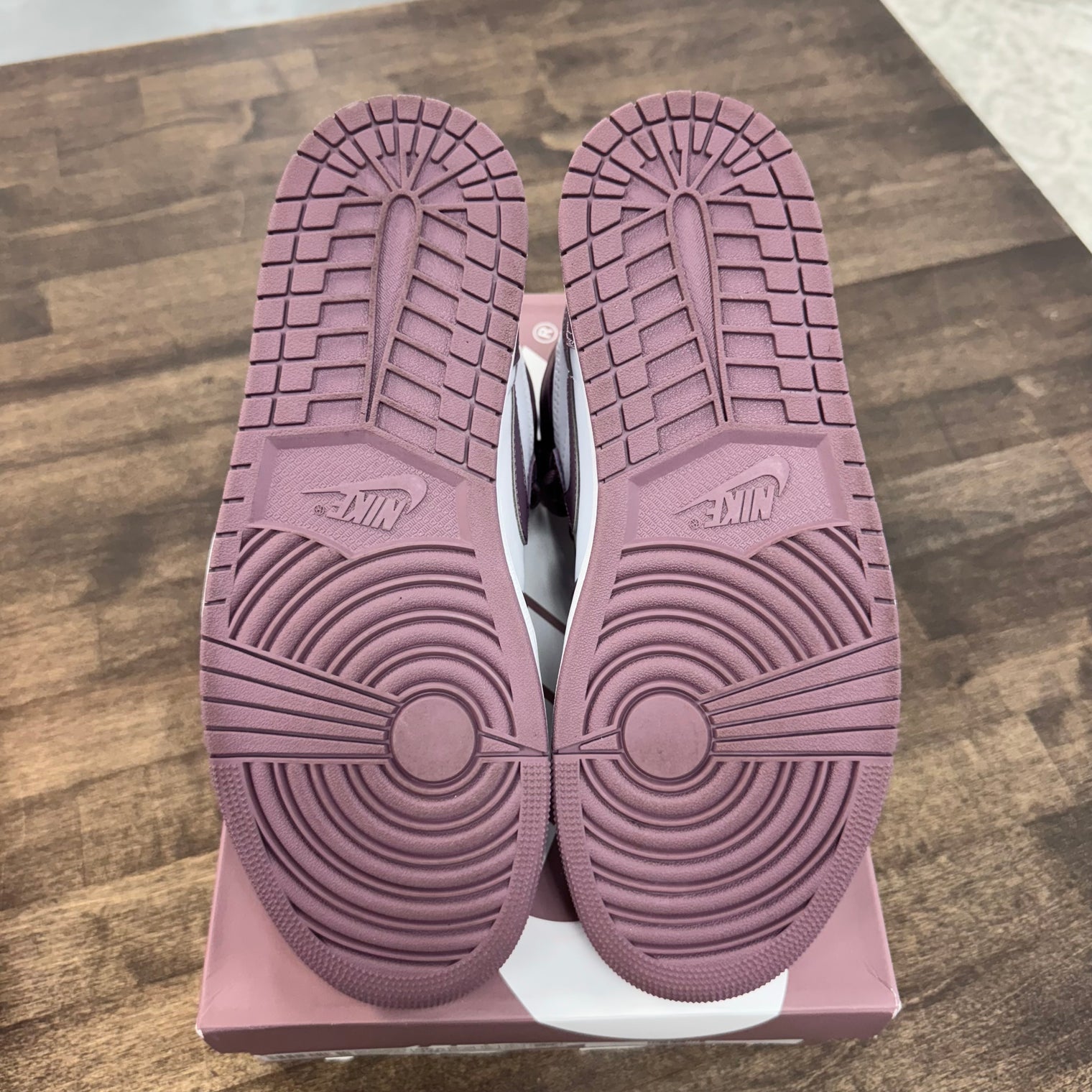 Mauve Jordan 1 High (USED)