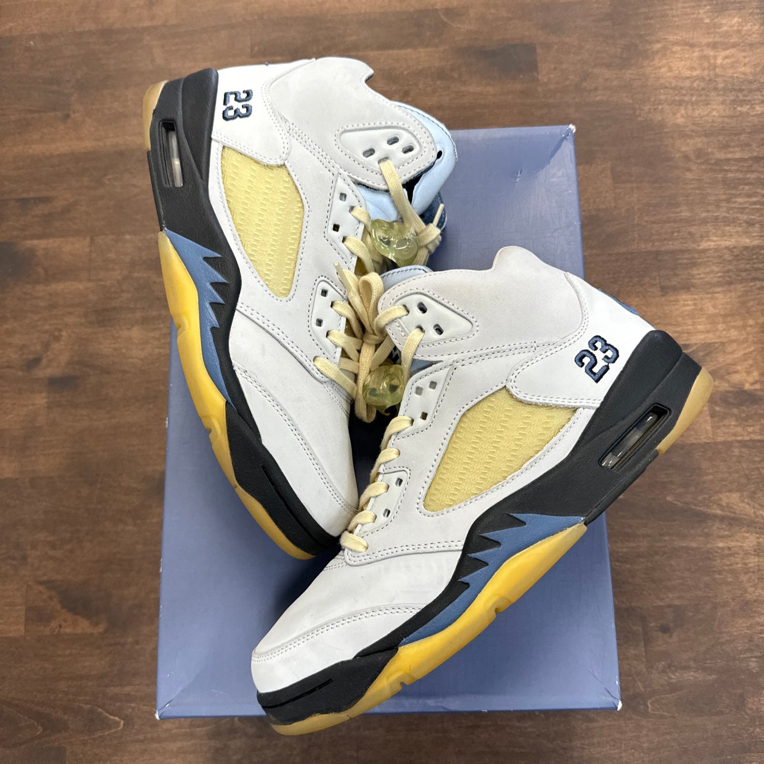 (W) Nike Jordan 5 A Ma Maniere Dawn (USED)