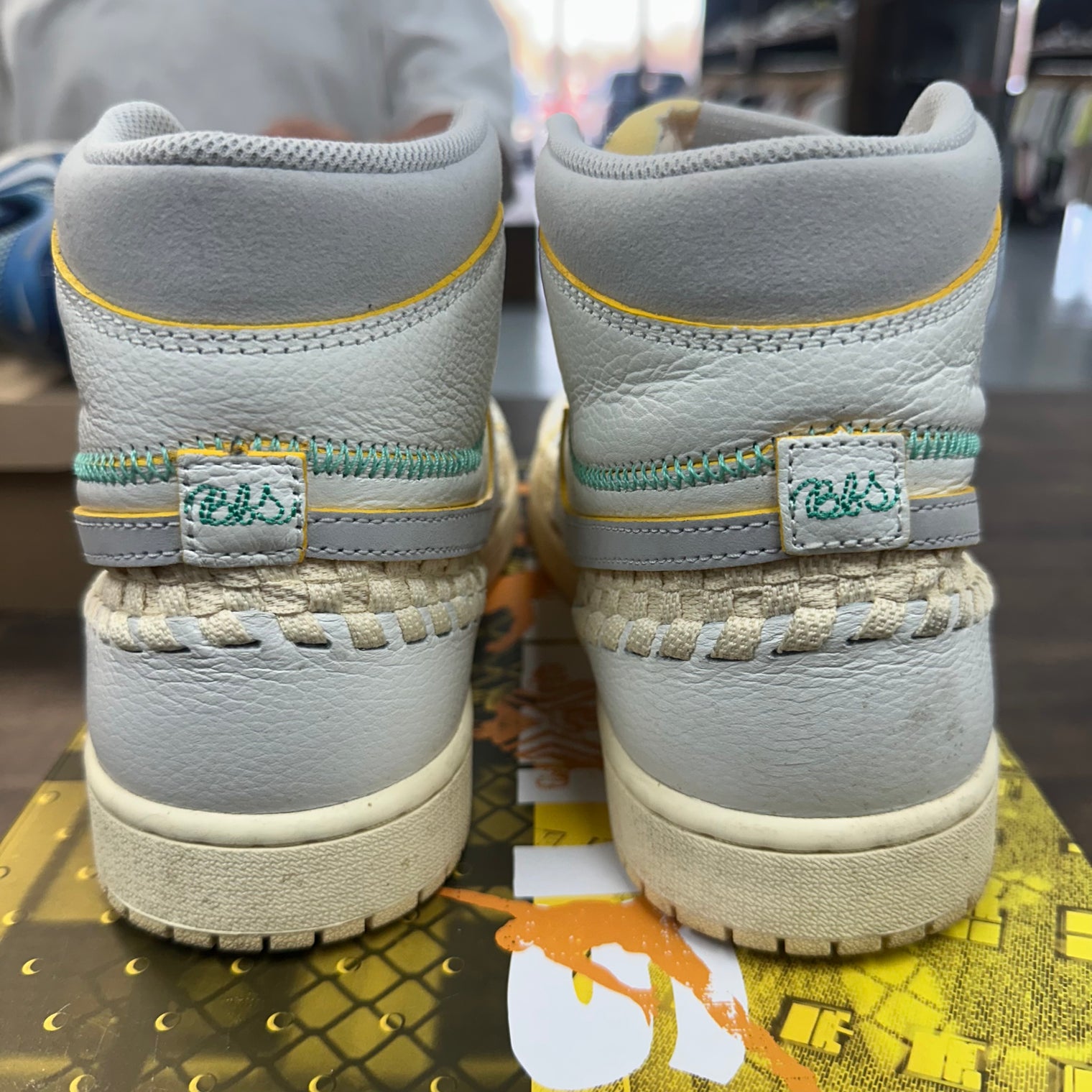 Beauty Supply Jordan 1 High (USED)