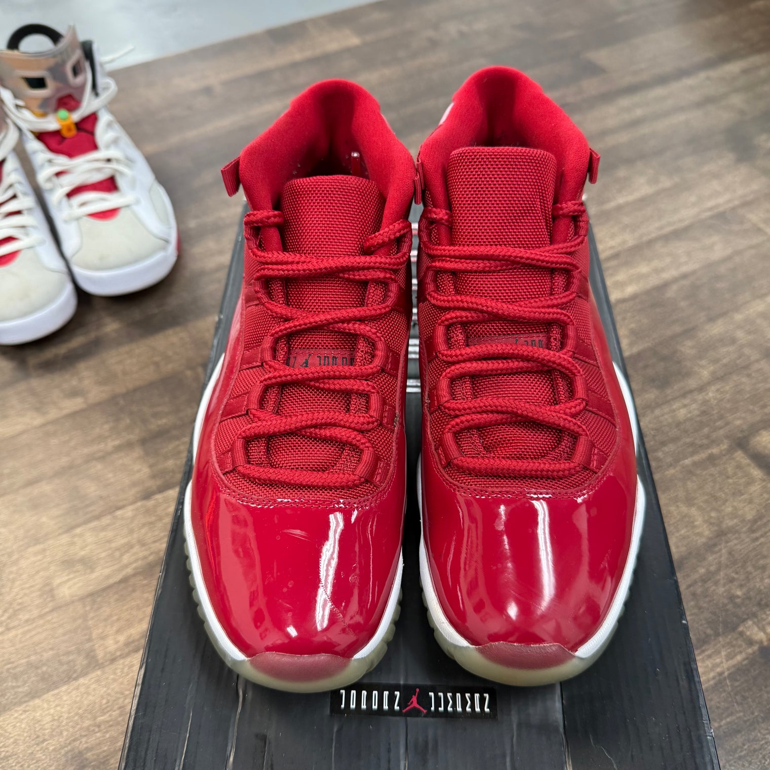 Win like 96 Jordan 11 (USED)