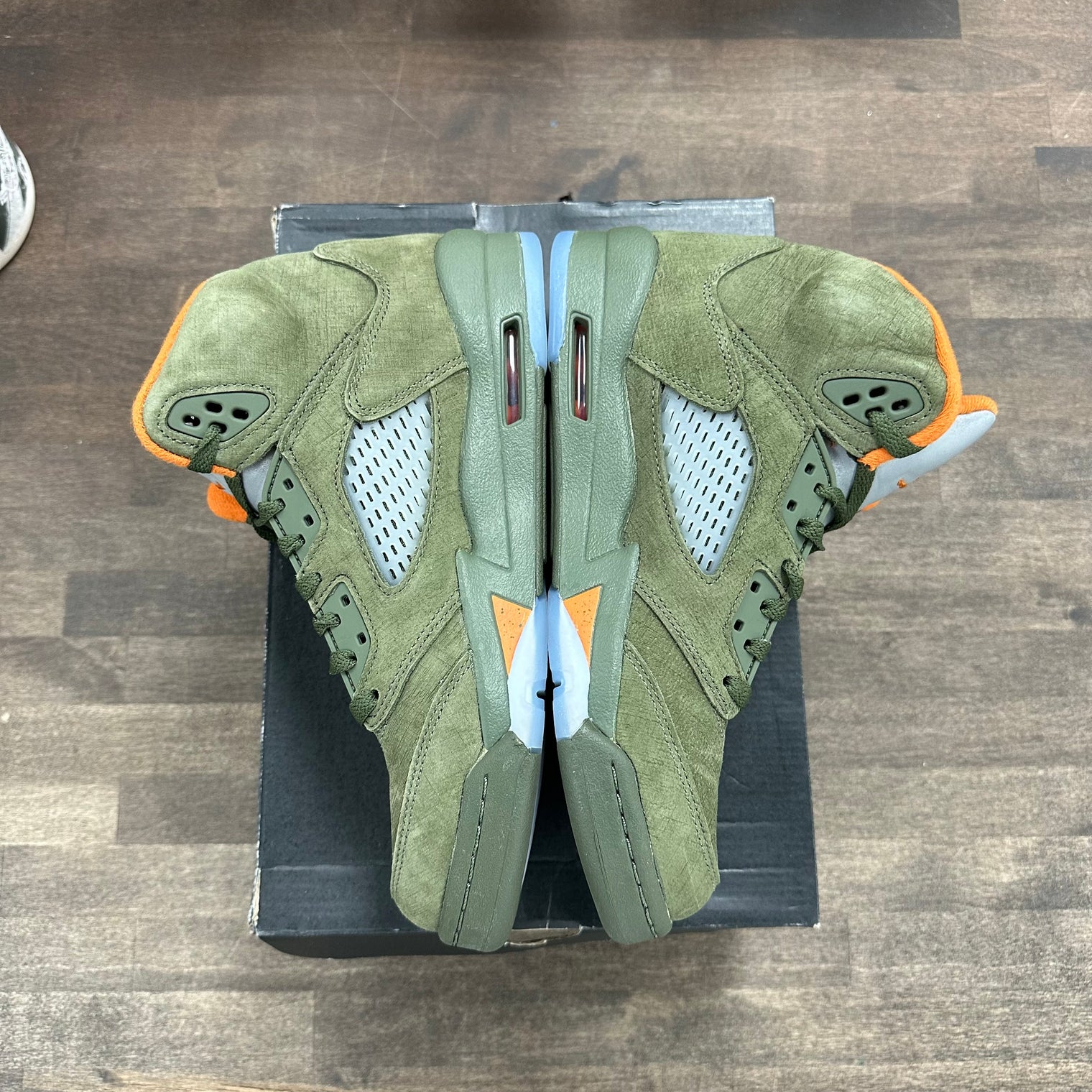 Jordan 5 Retro Olive (2024) (US 7Y) (USED)