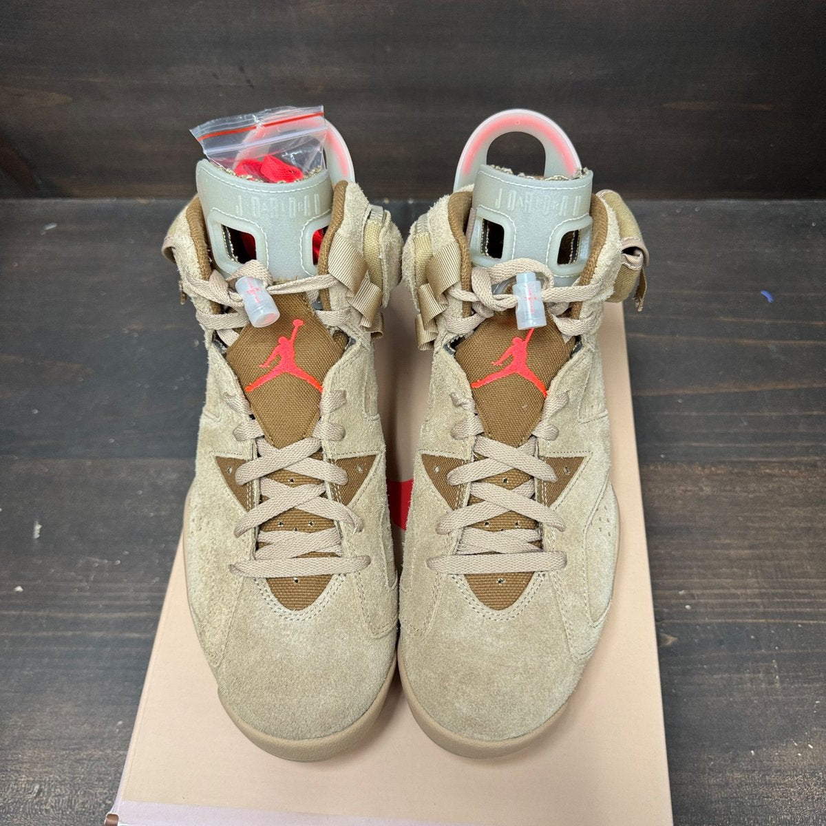 Jordan 6 Retro Travis Scott British Khaki Size 9 (Pre-Owned) - side