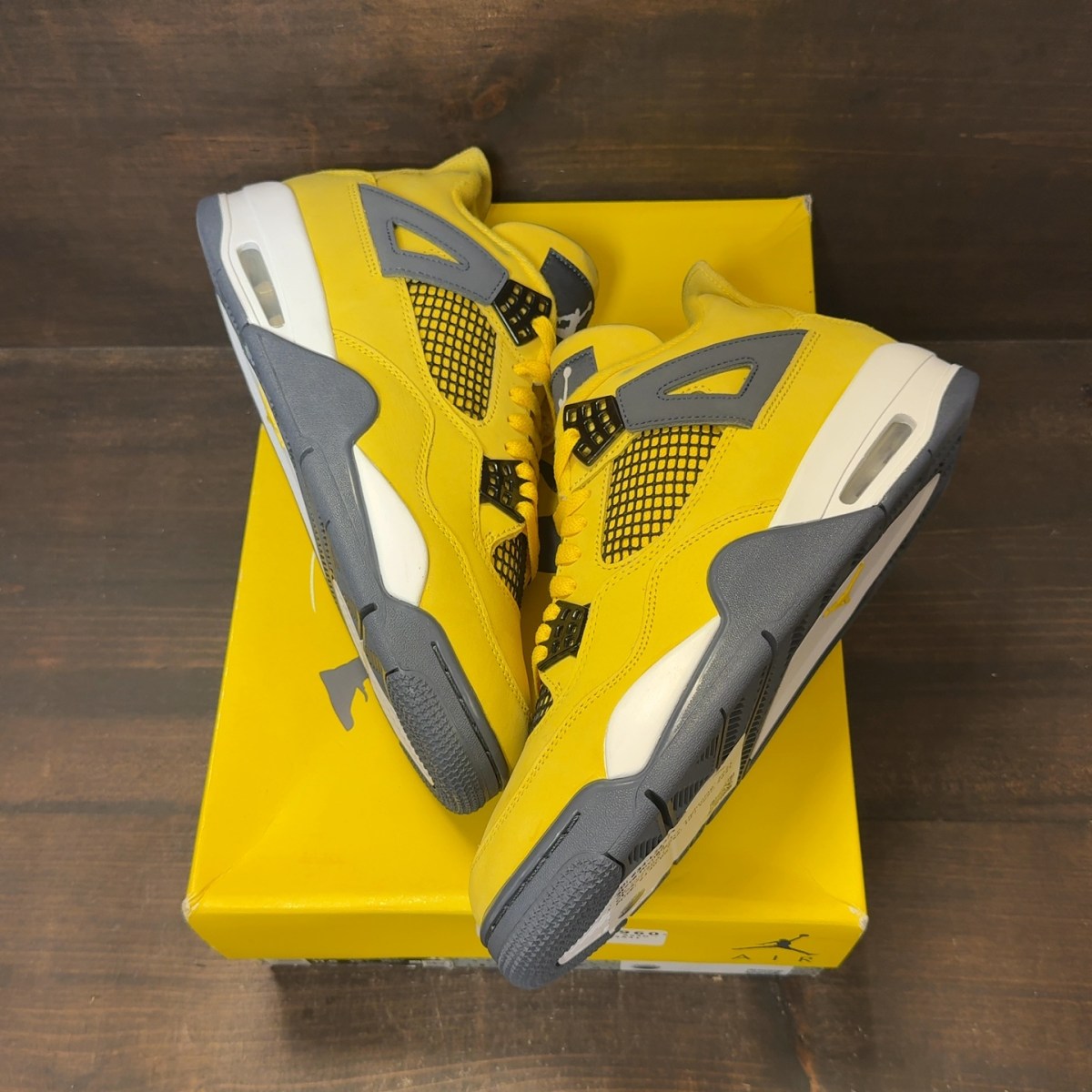 Jordan 4 Retro Lightning (2021) - Image 2