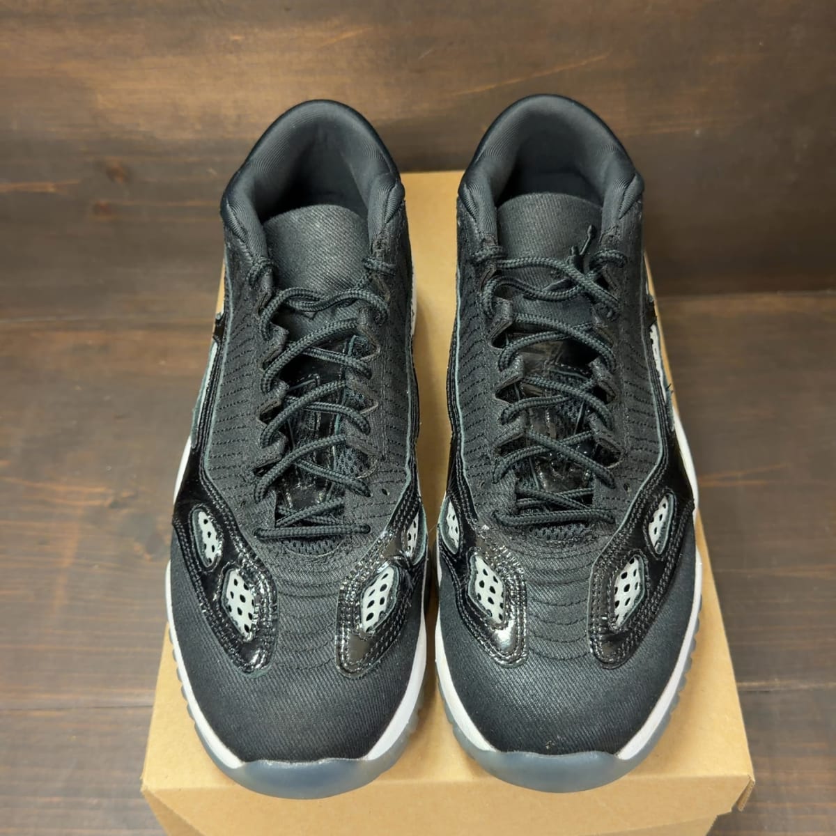 Jordan 11 Retro Low IE Craft Black White Size 9 (Pre-Owned) - tag