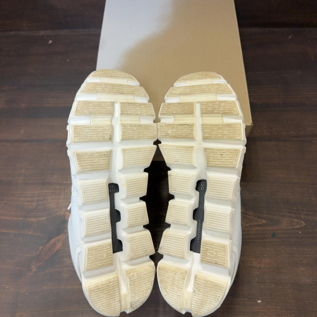 On Running Cloud 6 All White Size 9 (Pre-Owned) - Image 7