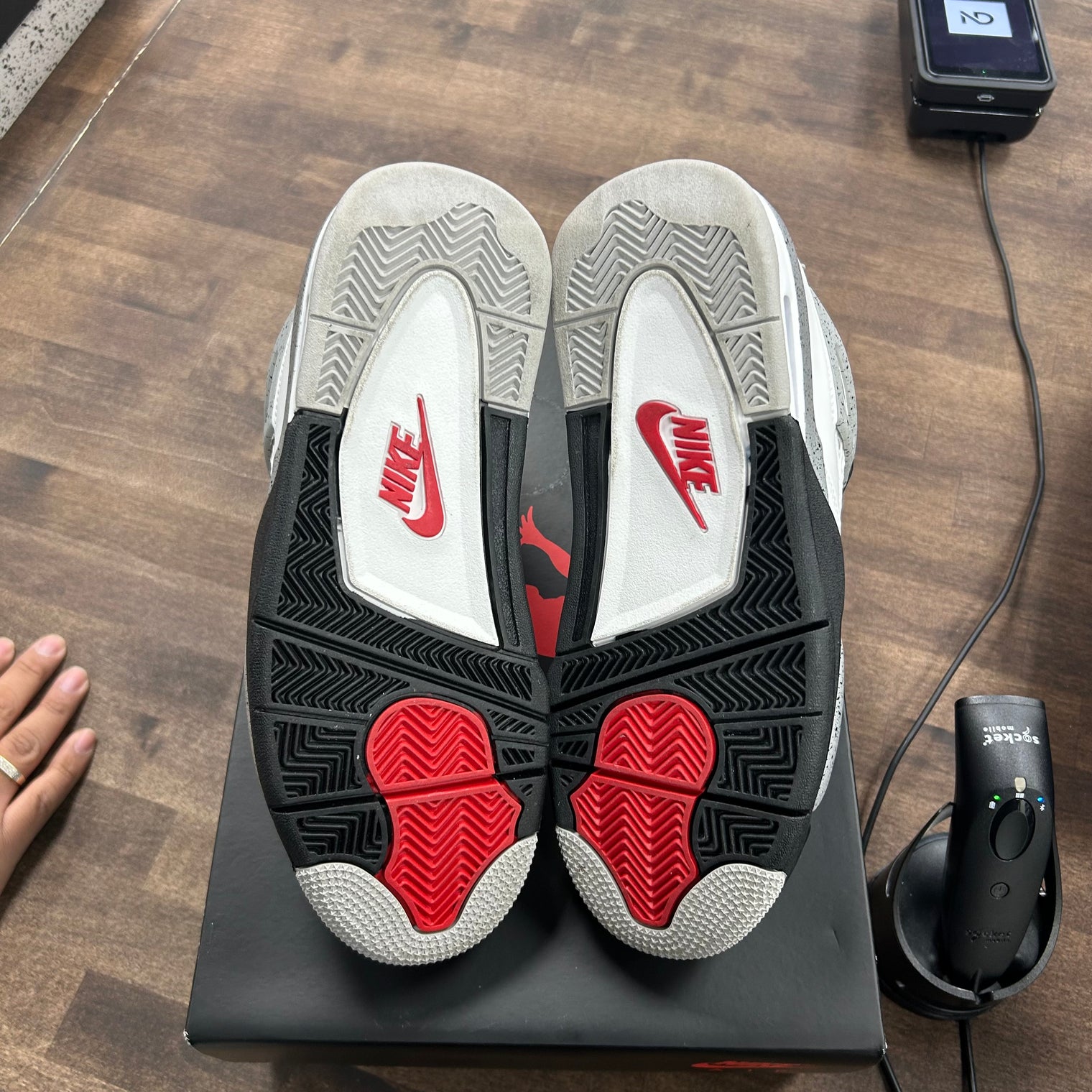 White Cement Jordan 4 (2025) (USED)