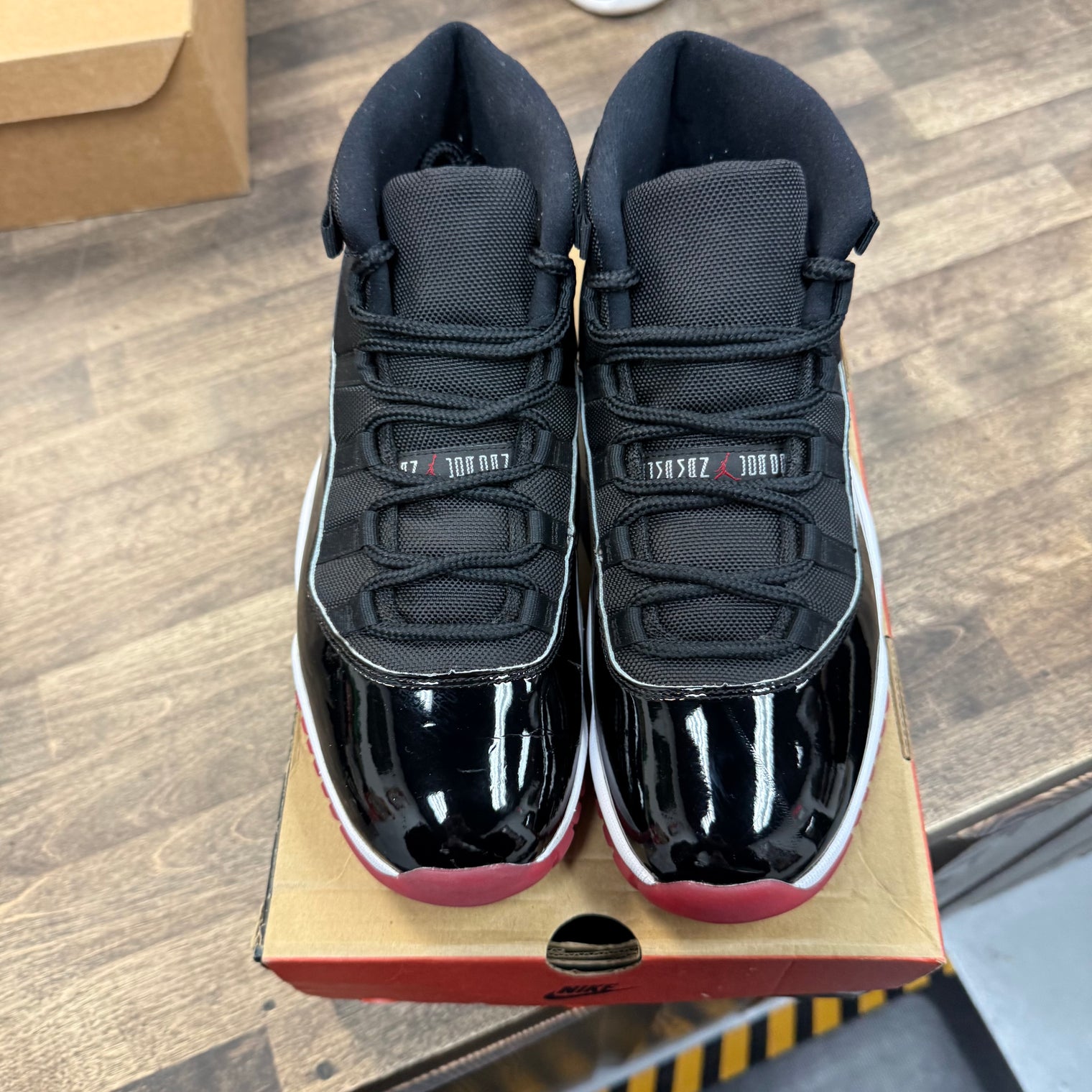 Bred Jordan 11 2019 (USED)