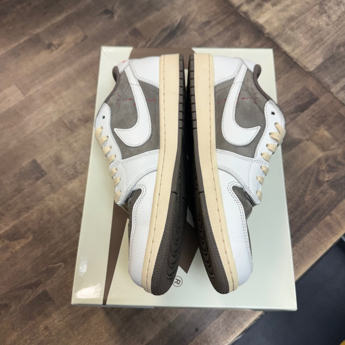 Jordan 1 Retro Low OG SP Travis Scott Reverse Mocha - Image 3