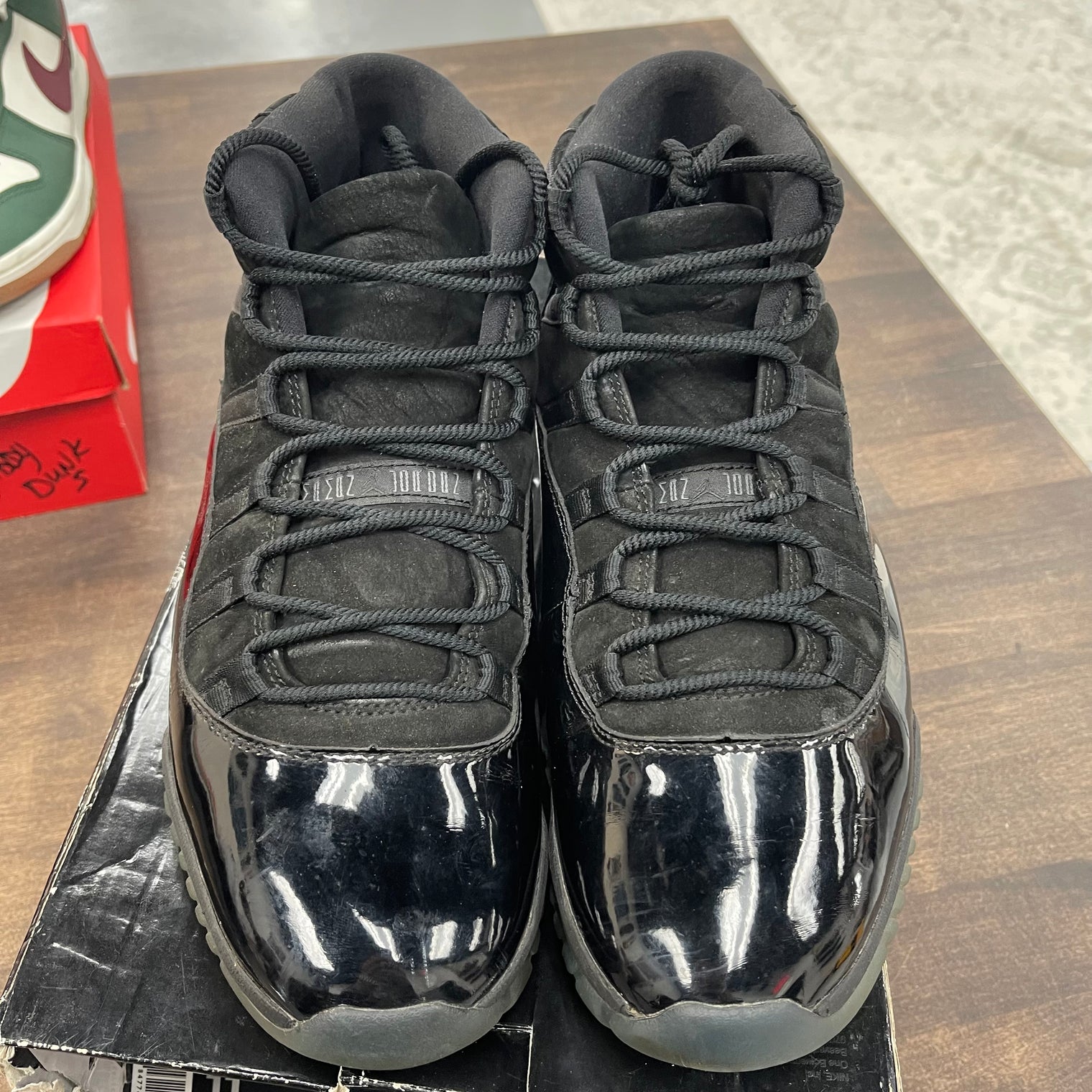 Cap and Gown Jordan 11 Retro (USED)