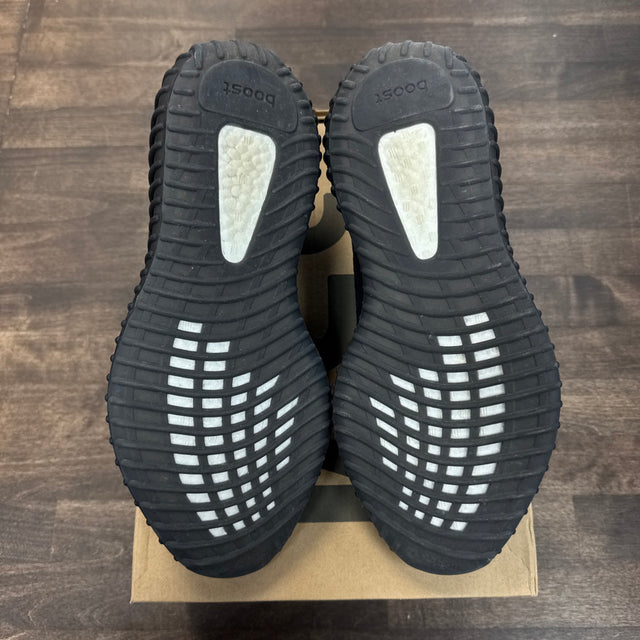 Bred Yeezy 350 (USED)