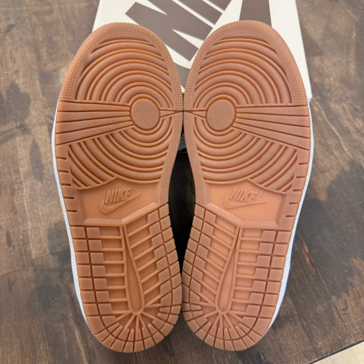 Jordan 1 Retro Low OG SP Travis Scott Canary (Women's) - Image 6