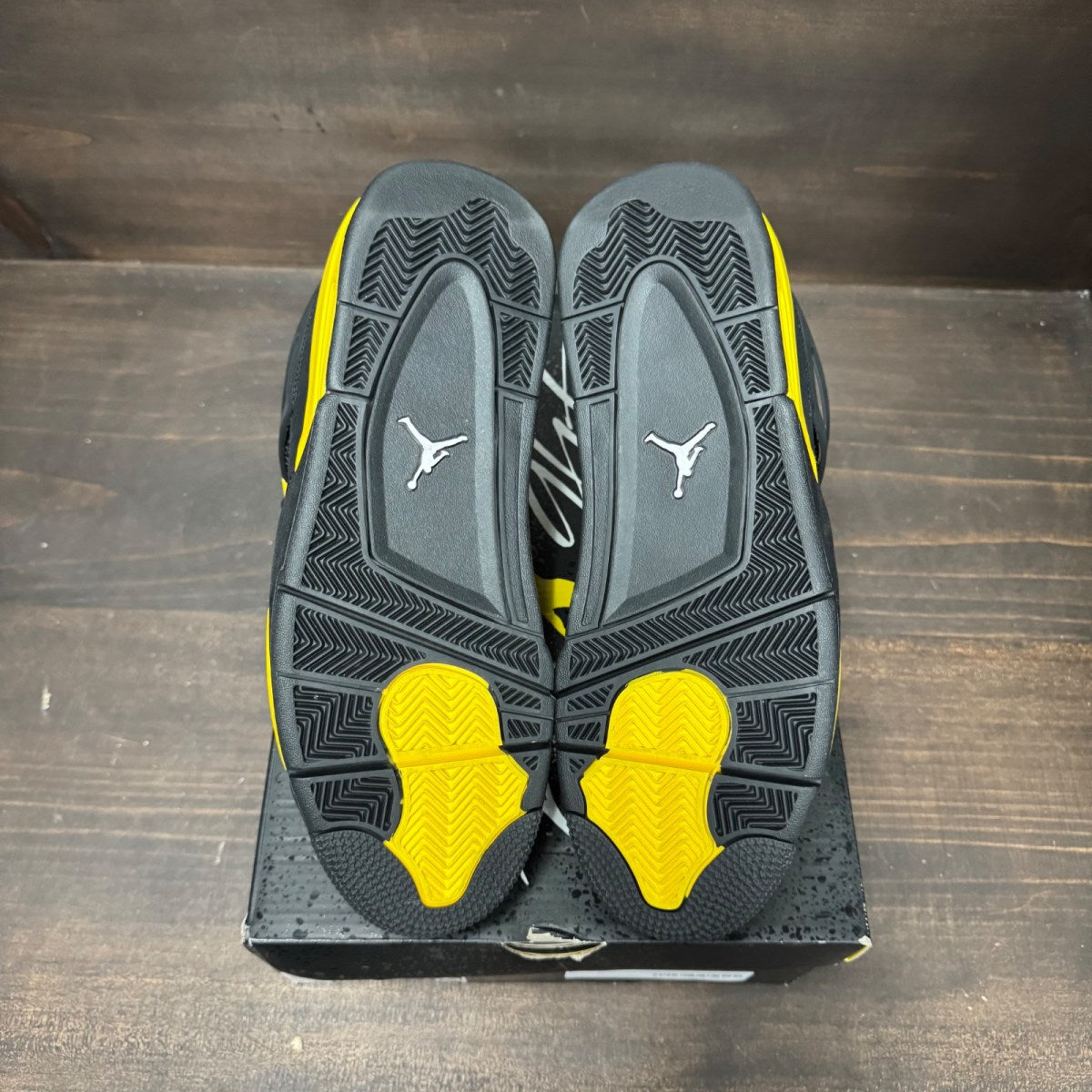 Jordan 4 Retro Thunder (2023) Size 10 (Pre-Owned) - Image 6