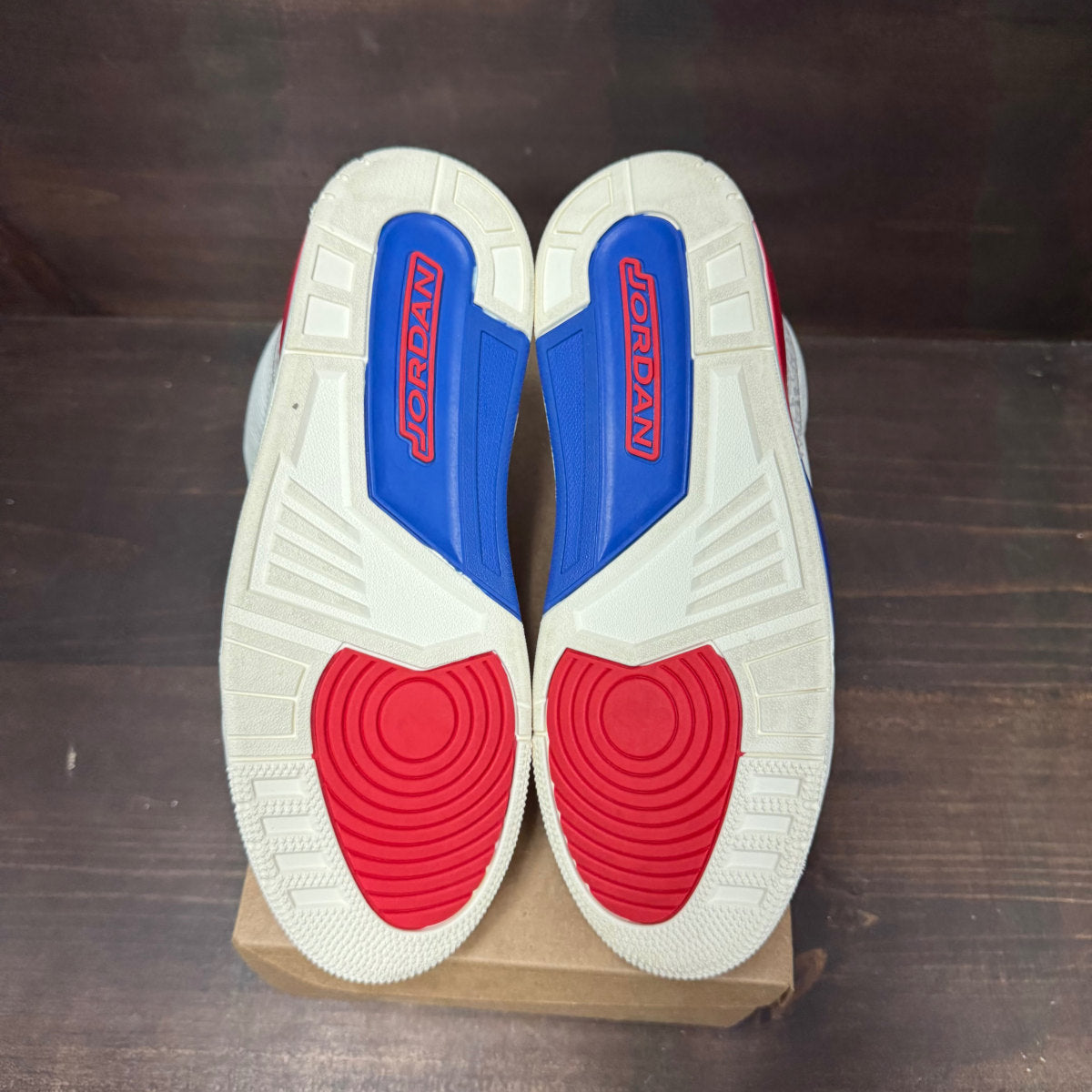 Jordan 3 Retro International Flight Size 13 (Pre-Owned) - Image 6