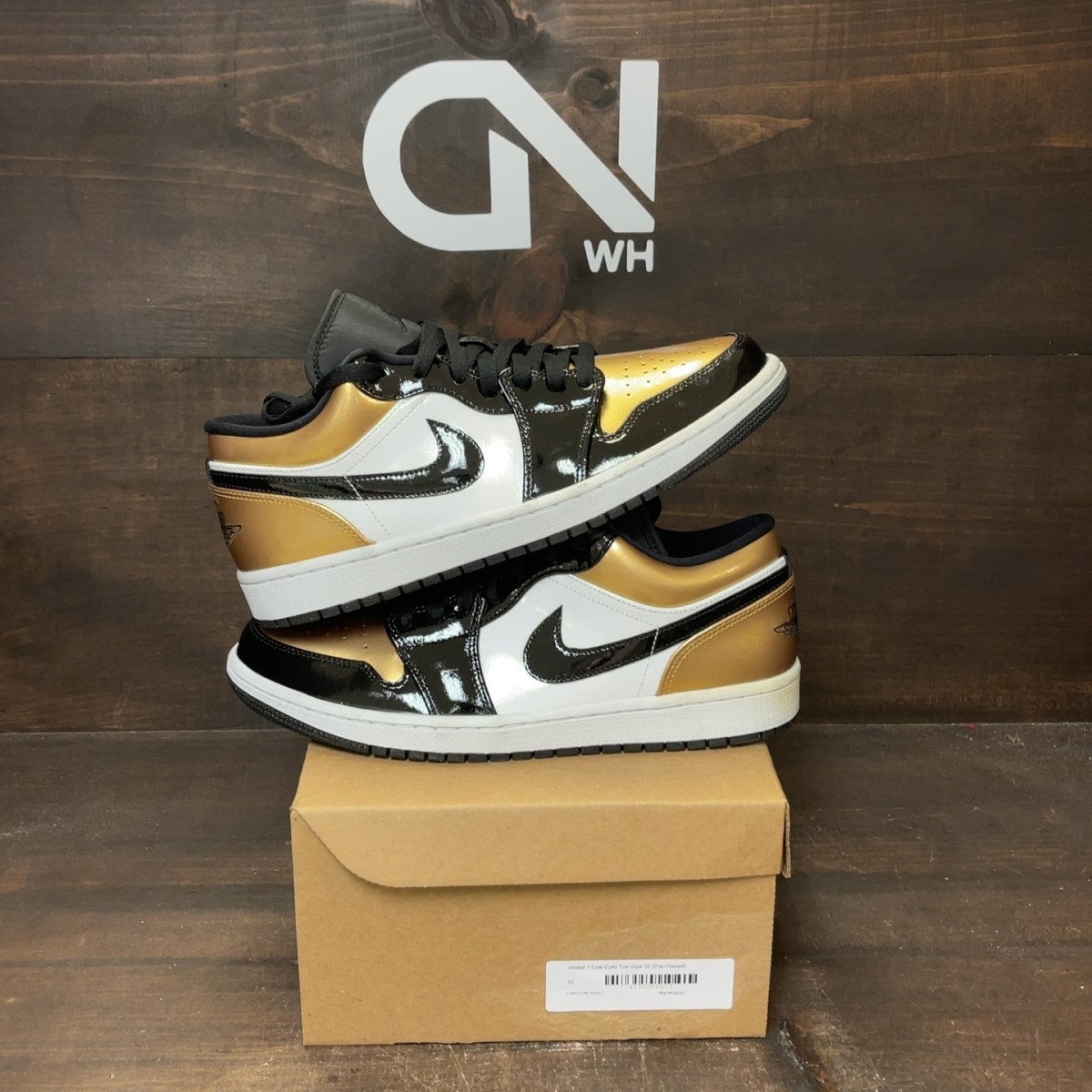 Jordan 1 Low Gold Toe Size 10 (Pre-Owned) - Image 1
