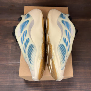 adidas Yeezy 700 V3 Kyanite Size 11 (Pre-Owned) - Image 4