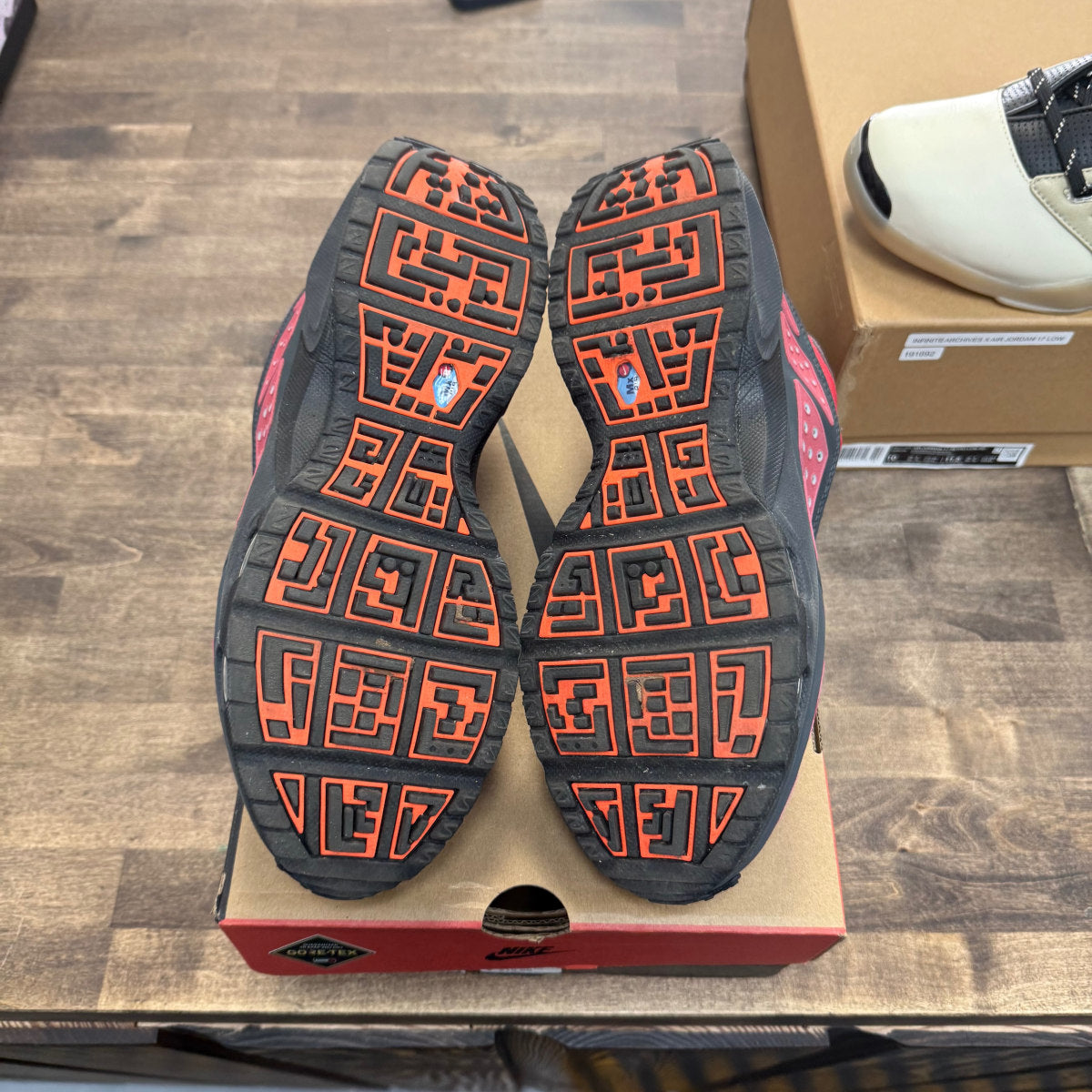 Nike Air Max Sunder Gore-Tex Hyper Crimson (Women's) - Image 5