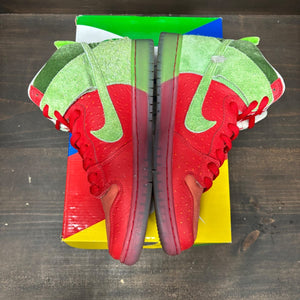Nike SB Dunk High Strawberry Cough (Regular Box) Size 10 (Pre-Owned) - tag