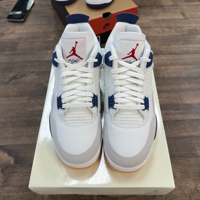 Navy SB Jordan 4 Retro (USED)