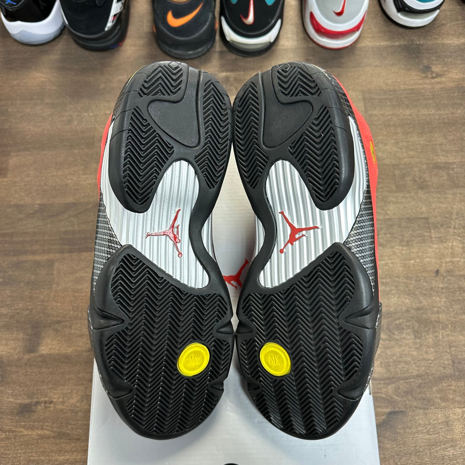 Ferrari Jordan 14 Retro (USED)
