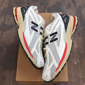 New Balance 1906R Sea Salt Eclipse True Red Size 11.5 (Pre-Owned) - Image 1