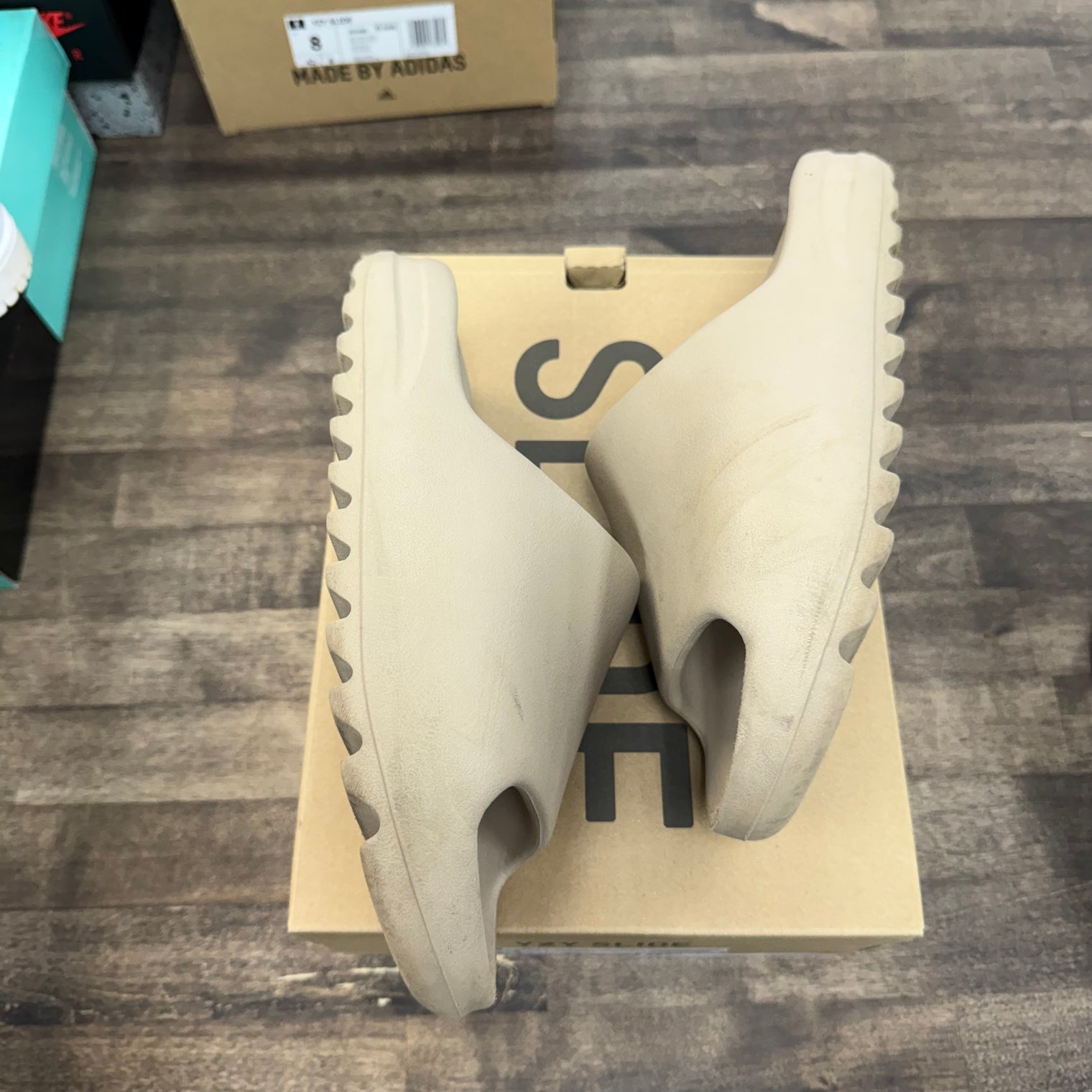 Pure adidas Yeezy Slide (Restock) (USED)