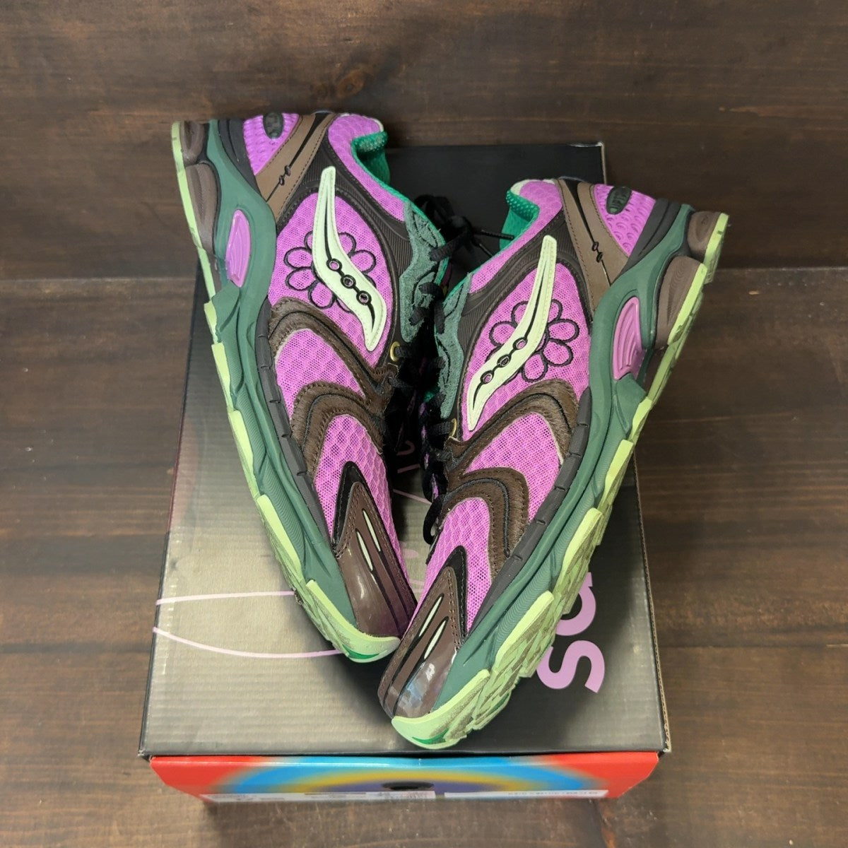 Saucony ProGrid Triumph 4 Jae Tips Flowers Grow Uptown Perilla - Image 2
